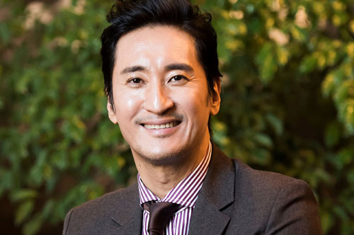 Diễn viên 'Nấc thang lên thiên đường' bị tố bạc đãi quản lý 13 năm