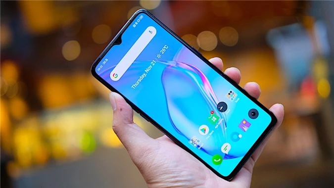 Realme X2 Pro: Mặc dù lên kệ từ cuối tháng 10 năm ngoái, nhưng Realme X2 Pro đến thời điểm này vẫn là một trong những lựa chọn sáng giá trong phân khúc giá khi sở hữu cấu hình flagship nhưng mức giá rất dễ chịu.