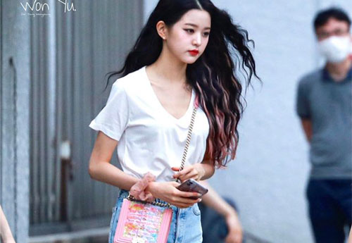 Rosé - Jang Won Young: Hình thể chuẩn hay 'da bọc xương'?