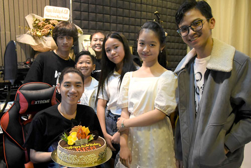 Gia Khiêm và dàn sao nhí mừng sinh nhật K-ICM