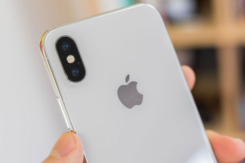 Cùng tầm giá, nên mua iPhone SE 2020 hay iPhone X?