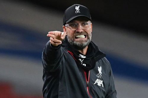 Klopp 'phát điên' vì cầu thủ Liverpool 'dâng' chiến thắng cho đối thủ