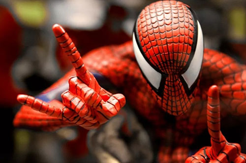 Để nhện cắn vì muốn biến thành Spider-Man