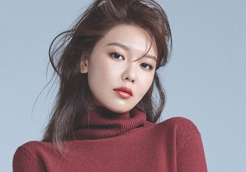 Những nữ Idol đã dành cả thanh xuân để... ra mắt