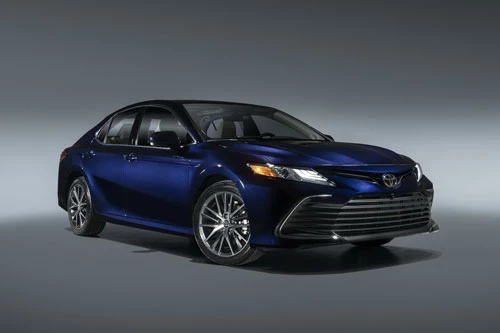 Toyota Camry 2021.