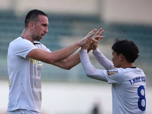 HAGL 3-1 Quảng Nam: Tuấn Anh lập công, đội bóng phố Núi tiếp tục bay cao