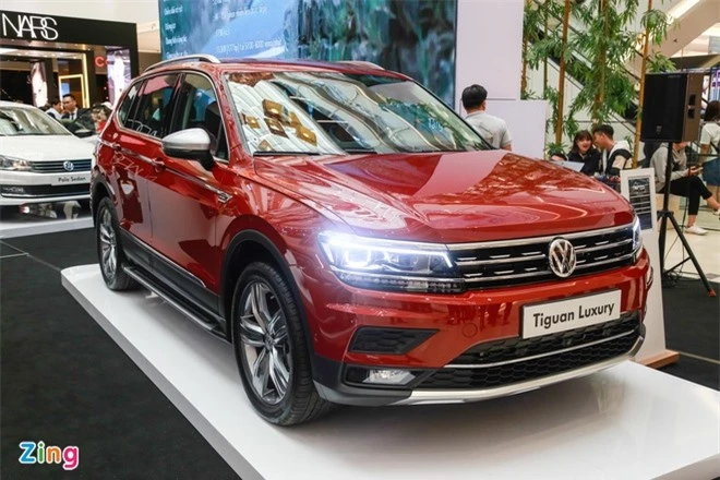 Volkswagen hỗ trợ giảm 50% phí trước bạ trên mẫu Tiguan Allspace Luxury, tương đương 90 triệu đồng.