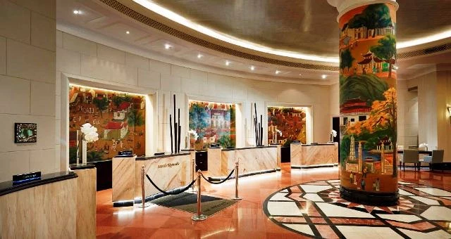 Khai trương năm 1999, Meliá Hanoi là khách sạn đầu tiên đánh dấu sự có mặt của tập đoàn khách sạn Meliá Hotels International tại Việt Nam