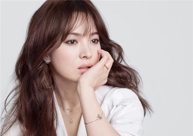 Tuổi thơ bị bỏ rơi của Song Hye Kyo, Kim Soo Hyun - Ảnh 3
