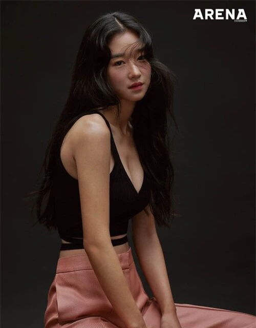 Vòng eo của 'Điên nữ' Seo Ye Ji vượt mặt dàn mỹ nữ Black Pink, fan bùng nổ tranh cãi - Ảnh 7