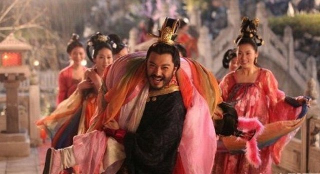 Những vị hoàng đế “ăn chơi” nhất lịch sử, thiệt mạng vì “sủng ái” phi tần quá độ