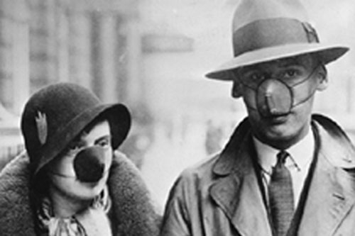 L&#x1ECB;ch s&#x1EED; chi&#x1EBF;c kh&#x1EA9;u trang y t&#x1EBF;