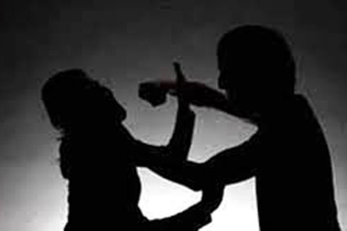 Khởi tố đối tượng đâm bạn gái vì bị từ chối khi níu kéo tình cảm