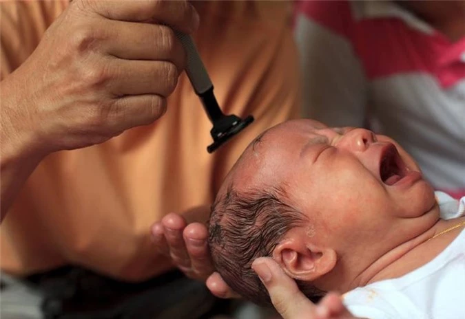 16 sai lầm tai hại khi chăm sóc trẻ sơ sinh của mẹ Việt, bác sĩ lắc đầu ngao ngán - 8