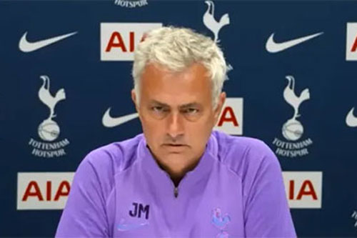 Mourinho: 'M.U có cái may mà chẳng đội nào có'
