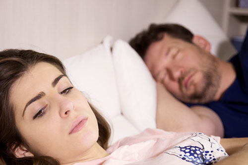 Chồng không thích giao tiếp với tôi