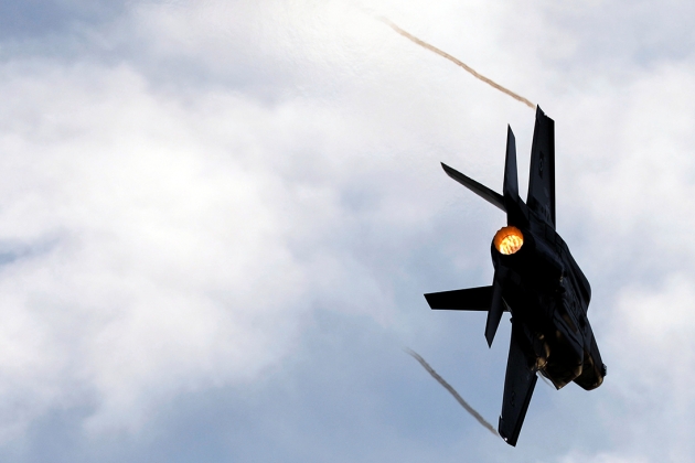 Mỹ tăng giá bán F-35 vì... S-400 của Nga?