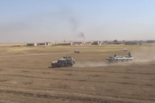 Đoàn tuần tra của Mỹ lọt vào vòng vây thiết giáp Nga