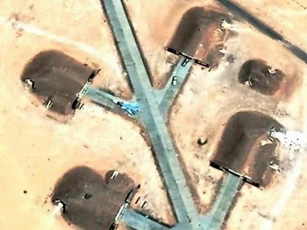 Su-24 mang phù hiệu Không quân Nga xuất hiện tại Libya?
