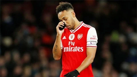 Aubameyang, tiền đạo lớn của những trận cầu nhỏ?