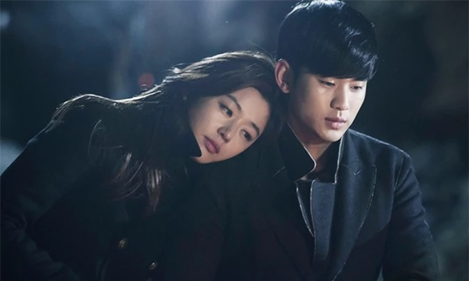 Năm 2013, Kim Soo Hyun đạt tới đỉnh cao của nghề diễn khi tái hợp mợ chảnh Jun Ji Hyun trong phim Vì sao đưa anh tới. Nhờ hiệu ứng của phim, anh đắt show ở cả Hàn Quốc lẫn thị trường Hoa ngữ. Biệt hiệu cụ giáo Do Min Joon của nhân vật cũng trở thành tên gọi thân mật mới dành cho anh ngoài đời. Từ phim này, Kim Soo Hyun vươn lên là nam diễn viên nhận cát-xê cao nhất Hàn Quốc, vượt mặt các đàn anh Hyun Bin, Song Joong Ki...