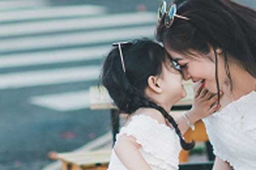 Khoa học chứng minh: Ưu điểm vượt trội của việc sinh con gái đầu lòng, cha mẹ được "ngồi mát ăn bát vàng"