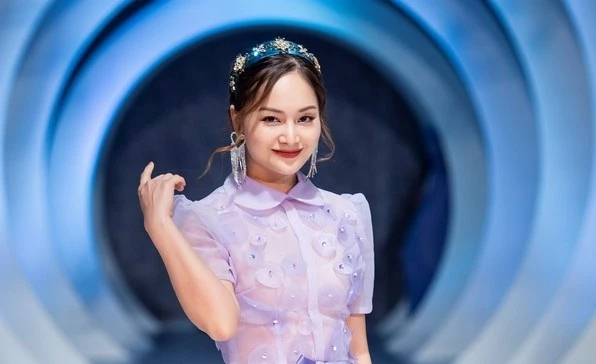 Lan Phương gây ấn tượng trong vai trò người mẫu catwalk