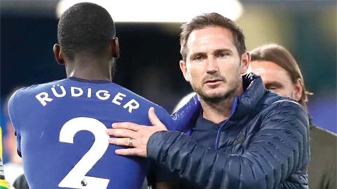 Lampard cảnh báo học trò về hàng công đáng sợ của M.U