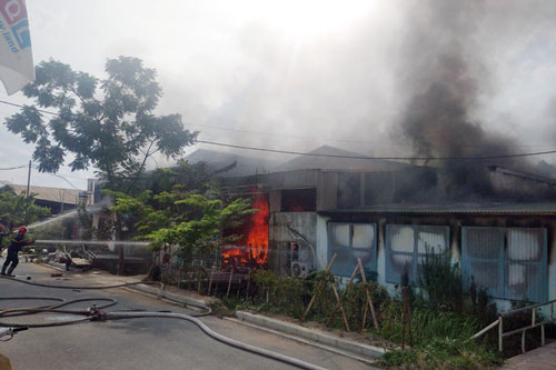 Cháy xưởng phun sơn đồ gỗ tại Bắc Ninh, 1 người tử vong