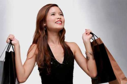 Vợ tôi bắt con “nhịn” sữa để mua quần áo