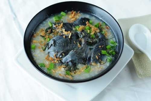 Cách nấu cháo gà ác cho bé ăn dặm giúp tăng cân đều đặn, giảm hẳn ốm vặt