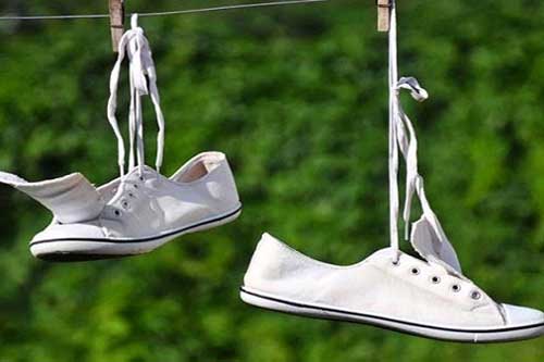 Những cách giặt giày vải đơn giản, hiệu quả luôn bền màu chị em nhất định phải biết