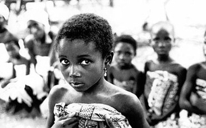 Bộ lạc có hủ tục vô lý đến mức ai nghe cũng thấy hoảng sợ: Trẻ em gái bị lạm dụng, ép lao dịch trọn đời để chuộc lỗi cho... tổ tiên