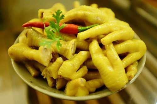 Mẹo luộc chân gà không khô nứt, đảm bảo ngon giòn sần sật