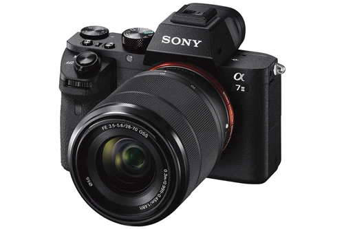 5. Sony Alpha ILCE-7 (giá: 1.498 USD).