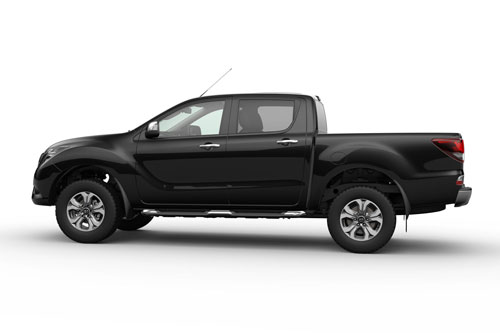 Đối thủ của Ford Ranger giảm giá hấp dẫn trong tháng 7