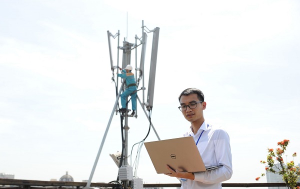 Viettel đầu tư hàng triệu USD để chuyển đổi thiết bị mới cho 1.000 trạm BTS ở Hà Nội