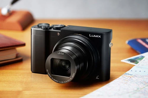 8. Panasonic Lumix ZS100 (giá: 398 USD).