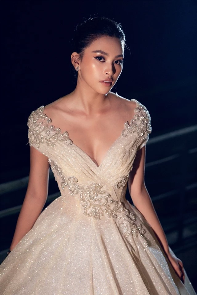 Dàn Hoa hậu, Á hậu sinh năm 2000 đọ dáng trong đầm công chúa - Ảnh 8.