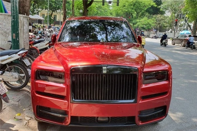 Giá 2 triệu đô, đại gia Việt đua nhau sắm Rolls-Royce Cullinan