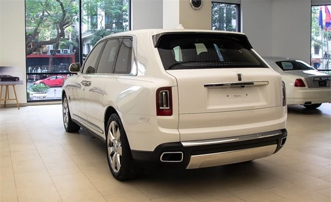 Giá 2 triệu đô, đại gia Việt đua nhau sắm Rolls-Royce Cullinan