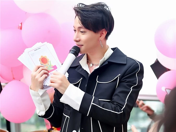iết các fan đang trong thời gian thi chuyển cấp, S.T Sơn Thạch quyết định tặng một món quà đặc biệt: Phiếu bé ngoan.