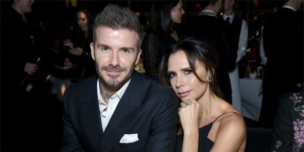 Vợ chồng David Beckham chuẩn bị kiếm tiền triệu sau đám cưới con trai - Ảnh 1.