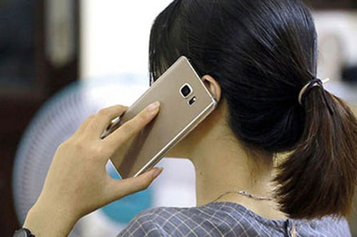 Nhận cú điện thoại của chồng cũ, người phụ nữ phản ứng đầy quyết đoán