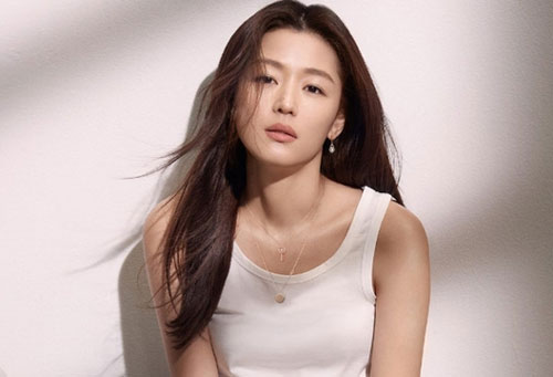 Jeon Ji Hyun đóng tiền truyện 'Kingdom'