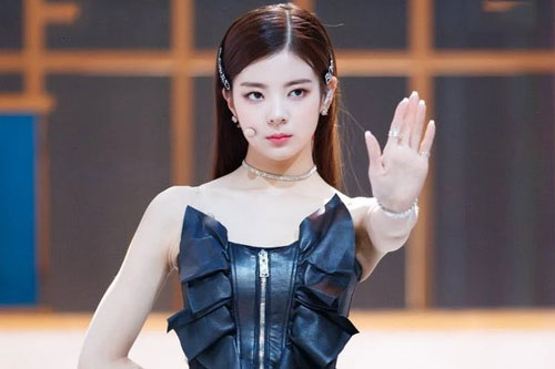 Những idol Kpop có biểu cảm gương mặt và khí chất đỉnh cao khi trình diễn trên sân khấu