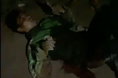 Hà Nội: Xin cướp tha mạng, tài xế GrabBike vẫn bị đâm trọng thương