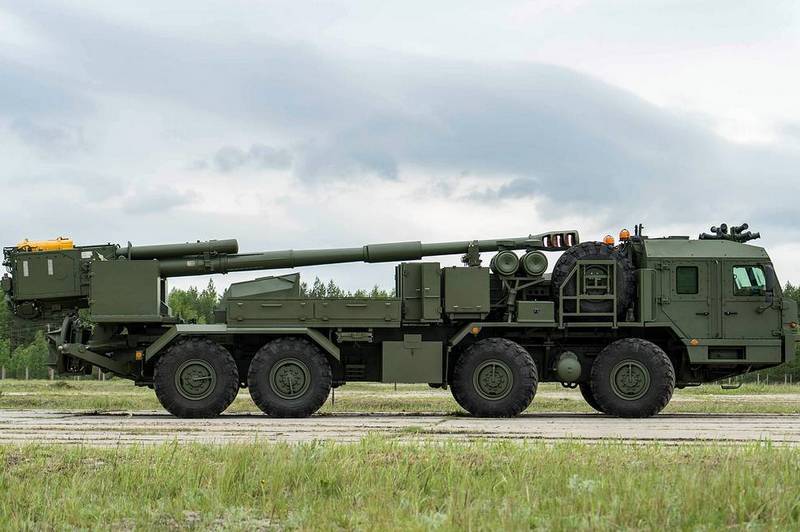 Pháo tự hành 2S43 Valma của Nga chính thức ra mắt