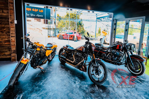 Ngắm dàn mô tô, xe cổ tiền tỷ "đổ" về Đà Lạt