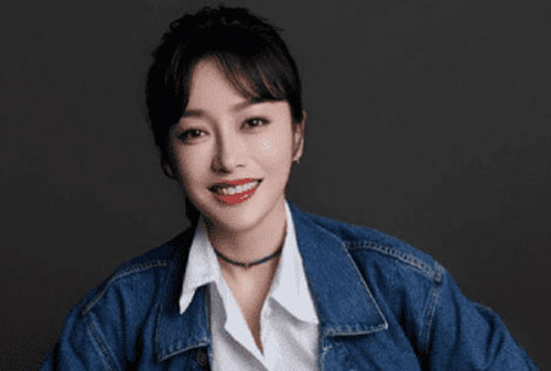 Bị chỉ trích 40 tuổi mà chưa chịu kết hôn và sinh con, Tần Lam đem cả chuyện tử cung ra để đáp trả